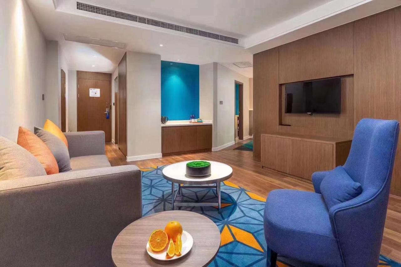 Holiday Inn Express - Wuhan Optical Valley By Ihg Экстерьер фото