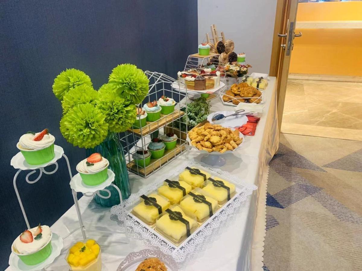 Holiday Inn Express - Wuhan Optical Valley By Ihg Экстерьер фото